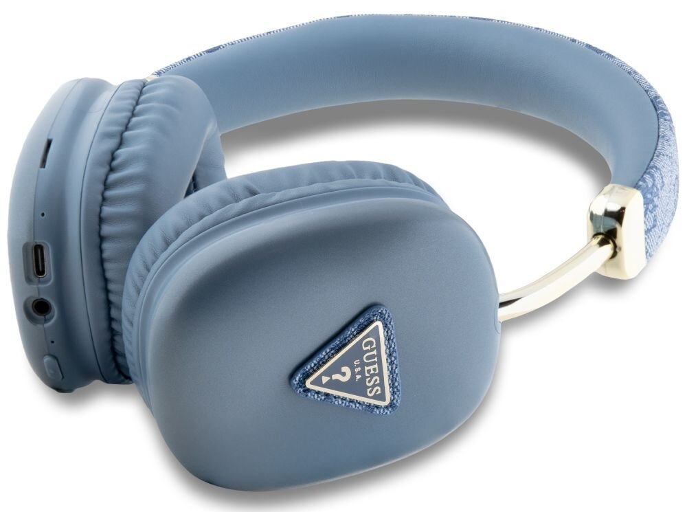 Słuchawki nauszne GUESS Triangle Logo Niebieski leżące niebieskie słuchawki złote logo wzory przyciski białe tło Niebieski kolor emblematy marki GUESS Metalowe logo w kształcie trójkąta autentyczność dbałość o każdy detal