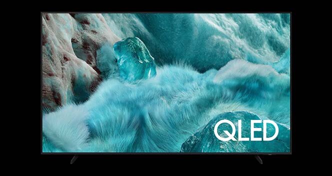 664x352-q7f2 Telewizor Samsung QLED Q7F2AU z niebieską grafiką ukazującą elementy natury na ekranie.