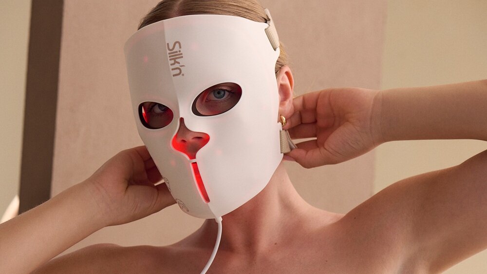 Maska LED SILK-N EMS Mask FAC06 lekki i ergonomiczny silikon, dopasowana do kształtu twarzy, bezbolesna, bezinwazyjna, nie wymaga rekonwalescencji