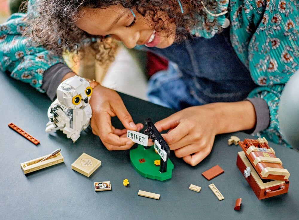 LEGO 76425 Harry Potter Hedwiga z wizytą na ul. Privet Drive 4     elementy  