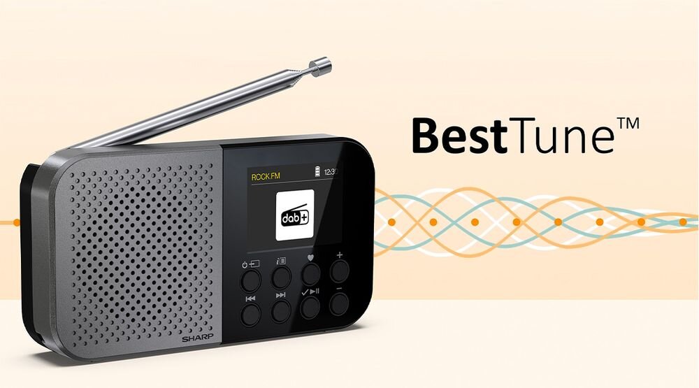 SHARP DR-P520 radio DAB+ BestTune czysty odbiór sygnału bez szumów, radio po skosie na jasnym tle