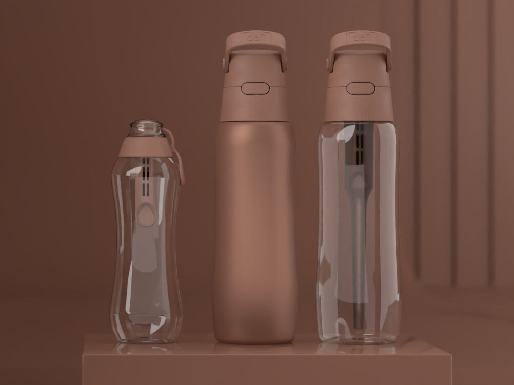 Butelka filtrująca DAFI Soft Doda 500 ml Mocha Mousse trzy wersje butelki na pasującym kolorystycznie tle