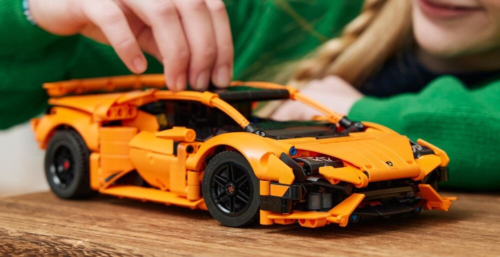 LEGO 42196 Technic Pomarańczowe Lamborghini Hurican Tecnica klocki elementy zabawa łączenie figurki akcesoria figurka zestaw budowanie instrukcja rozwój przebudowa