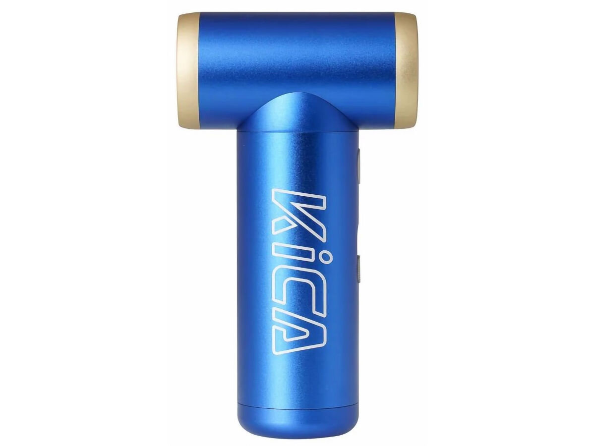 Dmuchawa wielofunkcyjna KiCA Jetfan 2S Kit Niebieski, Akumulator, praca, ładowanie, usb-c, na białym tle dmuchawa bokiem prawo front