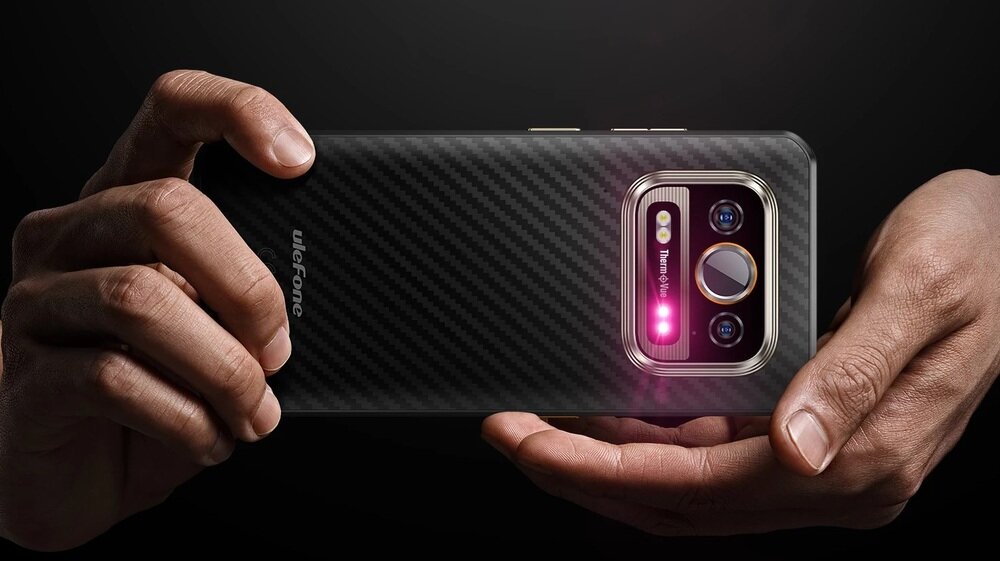 Smartfon ULEFONE Armor 25T Pro smartfon w dłoniach