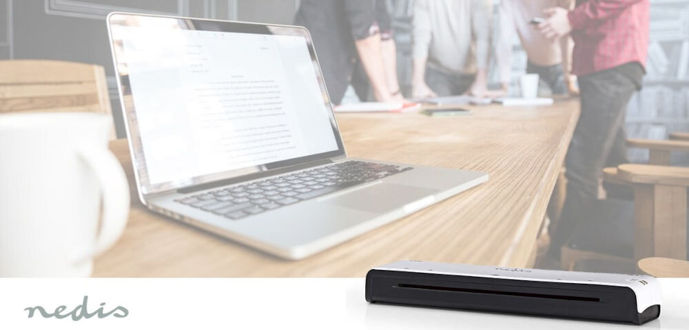 Laminator NEDIS LAMI110BKA3 Szerokość laminacji 297 mm, Nagrzewanie 6 min prezentacja laminatora na tle biurka z notesami i laptopem laminacja na gorąco i zimno zimna do delikatnych dokumentów tryb gorący zabezpiecza standardowe materiały praca z folią o grubości od 75 do 125 mikronów kontrola
