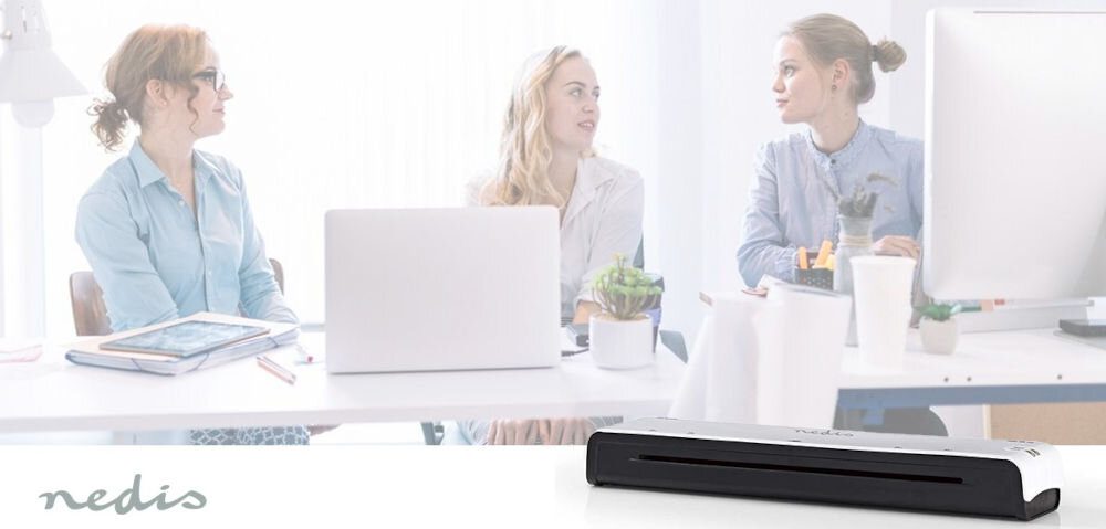 Laminator NEDIS LAMI110BKA3 Szerokość laminacji 297 mm, Nagrzewanie 6 min prezentacja laminatora na tle biura 3 kobiety siedzące przy biurku wygoda użytkownika wskaźnik gotowości przycisk zwalniający w przypadku zacięcia papieru usunięcie problemu bez przerywania pracy