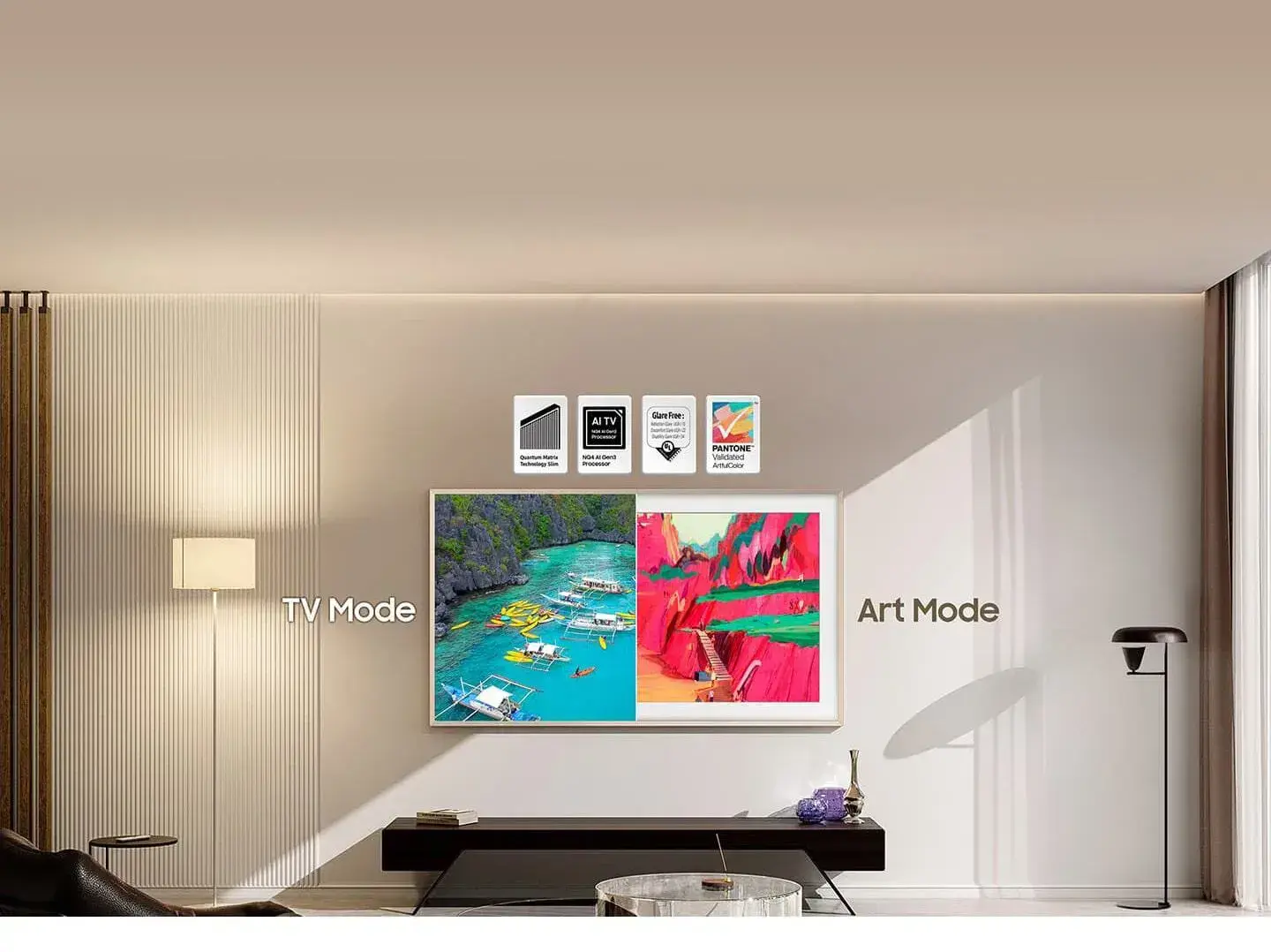 pl-feature-the-frame-ls03fw-549774204 W TV The Frame podzielonym na pół Tryb sztuki pokazuje malowany obraz, a Tryb TV zdjęcie lifestyle z łodziami