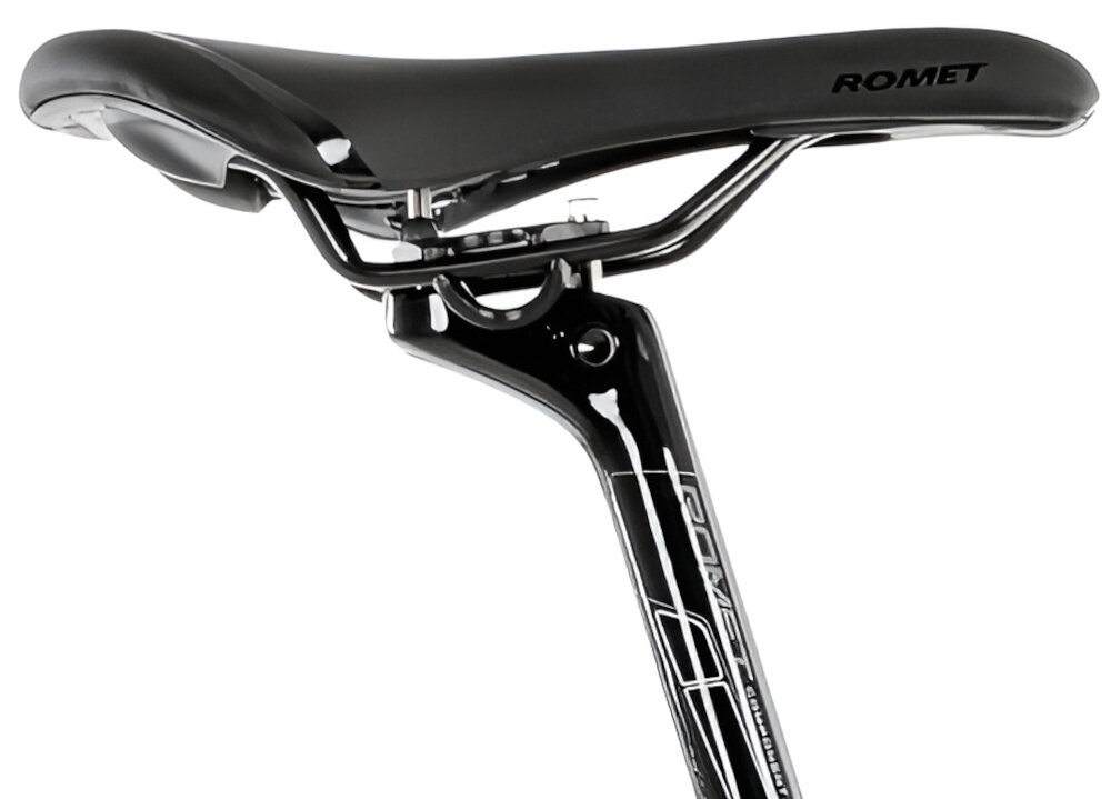 Rower gravel ROMET Boreas 1 U22 28 cali Czarno-żółty siodełko na białym tle siodełko marki Selle Italia typu X-Base do sportowej i wygodnej pozycji jazdy ergonomiczny kształt równomierny rozkład nacisk aluminiowa sztyca ROMET o średnicy 27,2 mm i długości 400 mm skutecznie tłumi drgania