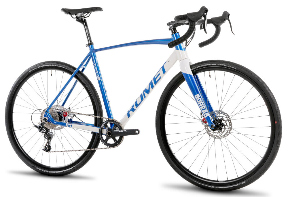 Rower gravel ROMET Boreas 1 U21 28 cali Biało-niebieski rower na białym tle widoczny od przodu pod skosem środek codziennego relaks pasja uniwersalność