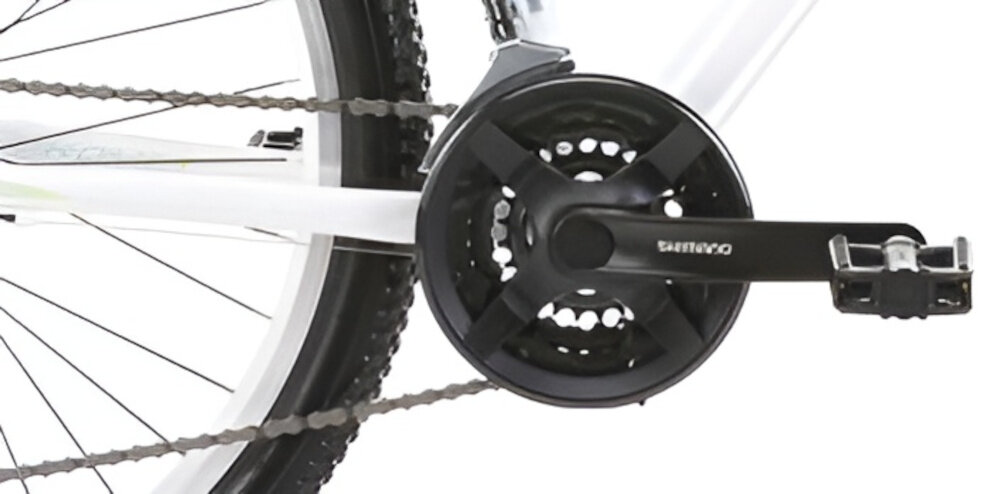 Rower górski MTB ROMET Jolene 6.0 D19 26 cali damski Biało-niebiesko-zielony zbliżenie na korbę do komfortowej i efektywnej jazdy w terenie wolnobieg ROMET 14-28T 7 Speed korba SHIMANO Tourney 42/34/24T TY301 płynne pokonywanie różnorodnych tras optymalny dobór siły pedałowania