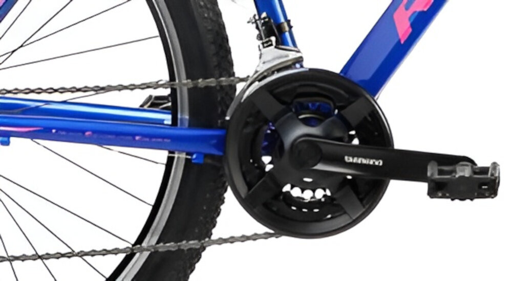 Rower górski MTB ROMET Jolene 7.0 D17 27.5 cali damski Niebiesko-różowy zbliżenie na korbę do wszechstronnej jazdy terenowej i rekreacyjnej 7-biegową kasetę SHIMANO typu MF-TZ500 14-28T korba SHIMANO typu FC-TY301 42-34-22T 170 mm płynna zmiana przełożeń łatwe dopasowanie siły pedałowania do warunków terenu