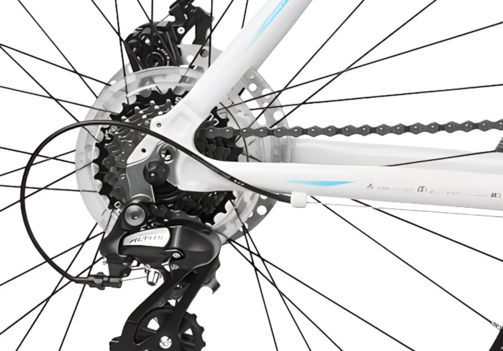 Rower górski MTB ROMET Jolene 7.1 D19 27.5 cala damski Biały zbliżenie na tylną przerzutkę przerzutki marki przerzutki marki SHIMANO 3 x 7 przełożeń duża wytrzymałość precyzyjne działanie przednia przerzutka SHIMANO Tourney tylna przerzutka SHIMANO Altus technologia SHADOW przerzutka jest schowana i mniej narażona na uszkodzenia