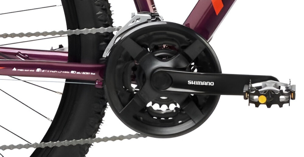 Rower górski MTB ROMET Jolene 7.2 D17 27.5 cala damski Purpurowy zbliżenie na korbę do wszechstronnej jazdy terenowej i rekreacyjnej kaseta SHIMANO typu CS-HG31 11-34T korba SHIMANO Tourney typu TY301 24/34/42 x 170 mm płynna zmiana przełożeń łatwe dopasowanie siły pedałowania do warunków terenu