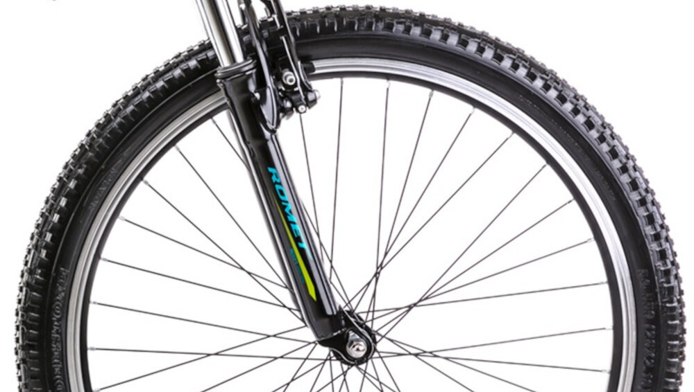 Rower górski MTB ROMET Rambler R6.0 M19 26 cali Niebiesko-limonkowy zbliżenie na oponę rozmiar koła 26 cali łatwe pokonywanie przeszkód duży kontakt koła z podłożem szerokie opony dobra przyczepność dwukomorowe aluminiowe obręcze zachowanie regularnego kształtu kół stabilne trzymanie opony bezpieczna i komfortowa jazda regularne sprawdzanie ciśnienia powietrza wartość na bocznej części opony