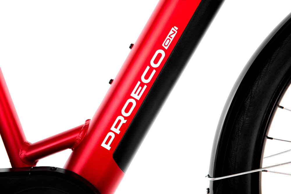 Rower elektryczny PROECO Wave AN 1.0 M19 28 cali Czerwony zbliżenie na baterię białe tło zasięg do 250 km bateria litowo-jonowa marki GREENWAY napięcie 36 V pojemność 14 Ah 504 Wh czas ładowania około 6-8 godzin żywotność baterii około 500 ładowań bateria w ramie