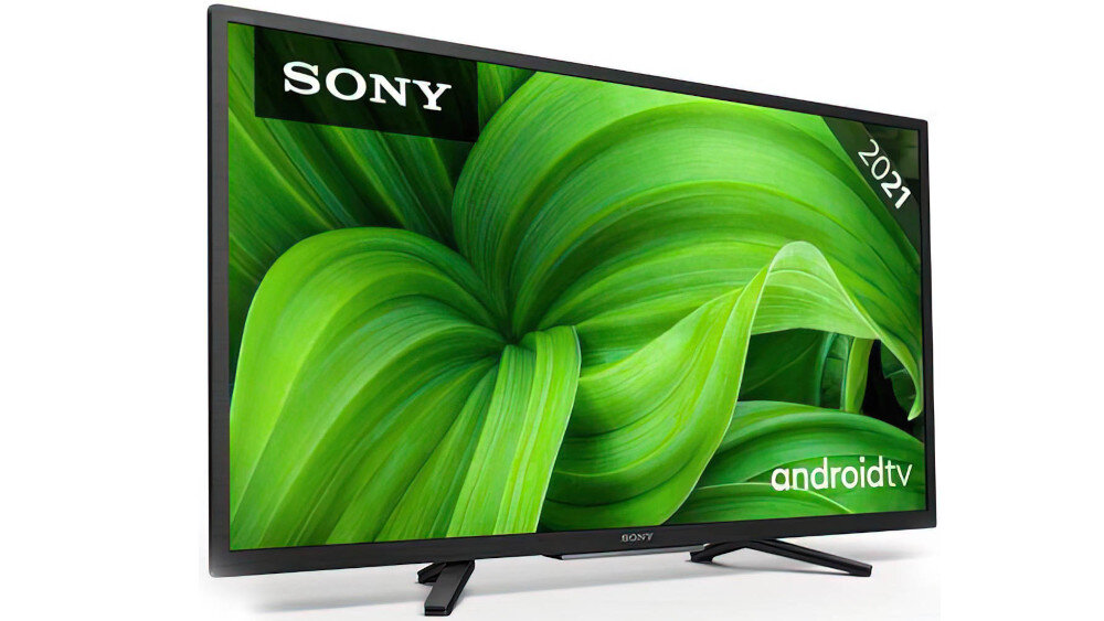 Telewizor z logo SONY wyświetla obraz zielonego liścia z napisem \'2021\' i \'androidtv\'.