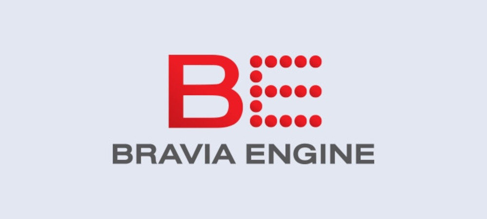 Logo z czerwonymi literami \'BE\' oraz napisem \'BRAVIA ENGINE\' poniżej na jasnym tle.