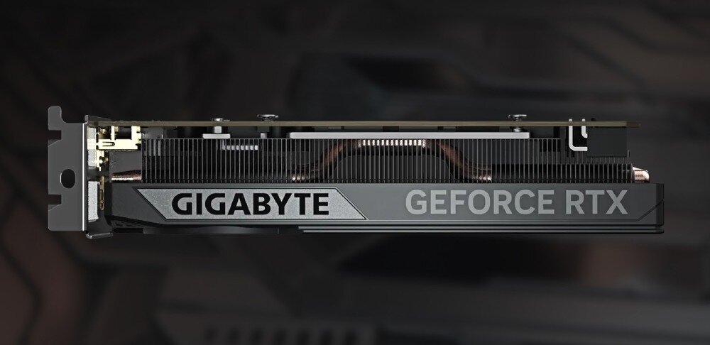 Karta graficzna GIGABYTE GeForce RTX 5060 OC Low Profile 8GB Karta graficzna widoczna od przodu z pomarańczową linią wymiarową wskazującą długość 182 milimetry