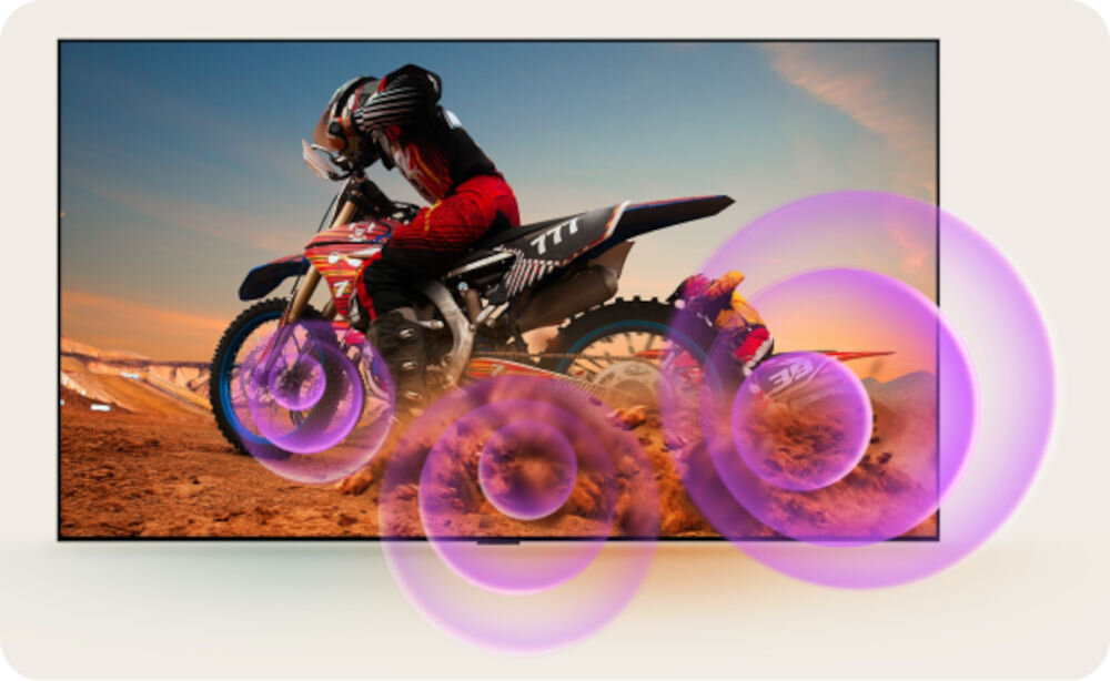 Telewizor LG 65QNED86A6A - Dźwięk, który porusza, telewizor z włączonym wyścigiem motocrossowym