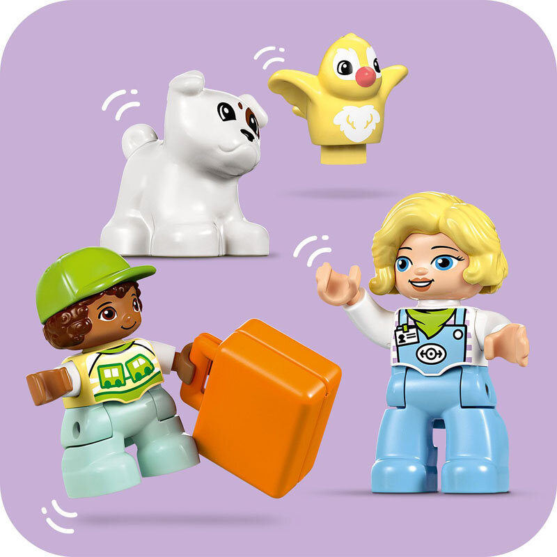 W zestawie cztery postacie