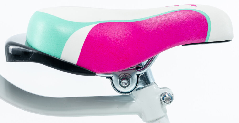 Rower dziecięcy GERMINA BMX 16 cali dla dziewczynki Błękitny siodełko na białym tle piankowe siodełko miękkie i stabilne podparcie elastyczna struktura pianki dopasowuje się do sylwetki odporna na uszkodzenia powłoka zewnętrzna