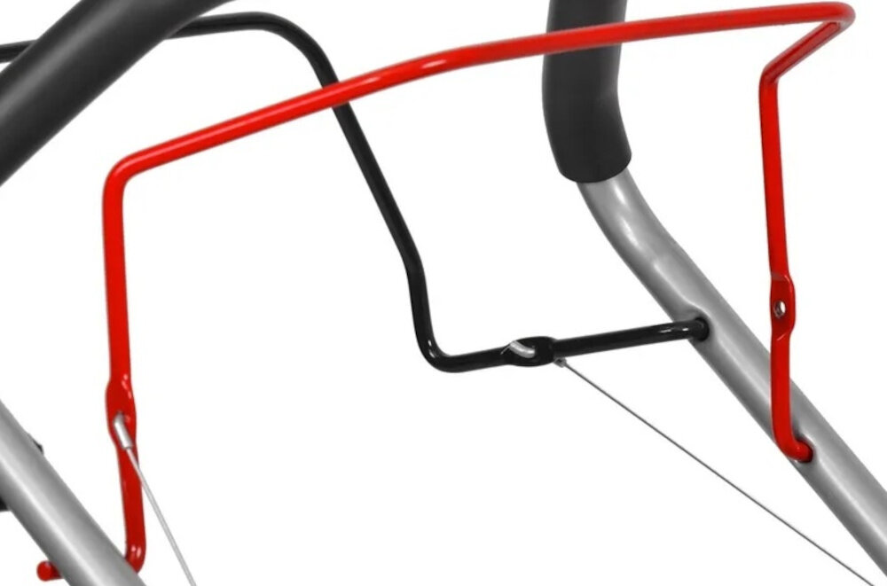 Kosiarka spalinowa HECHT 543SX Kosiarka HECHT 543SX zbliżenie na kabłąk włącznik kabłąkowy bezpieczeństwo obsługi wymaga utrzymania nacisku podczas pracy pełną kontrolę nad urządzeniem bardziej komfortowe i bezpieczne