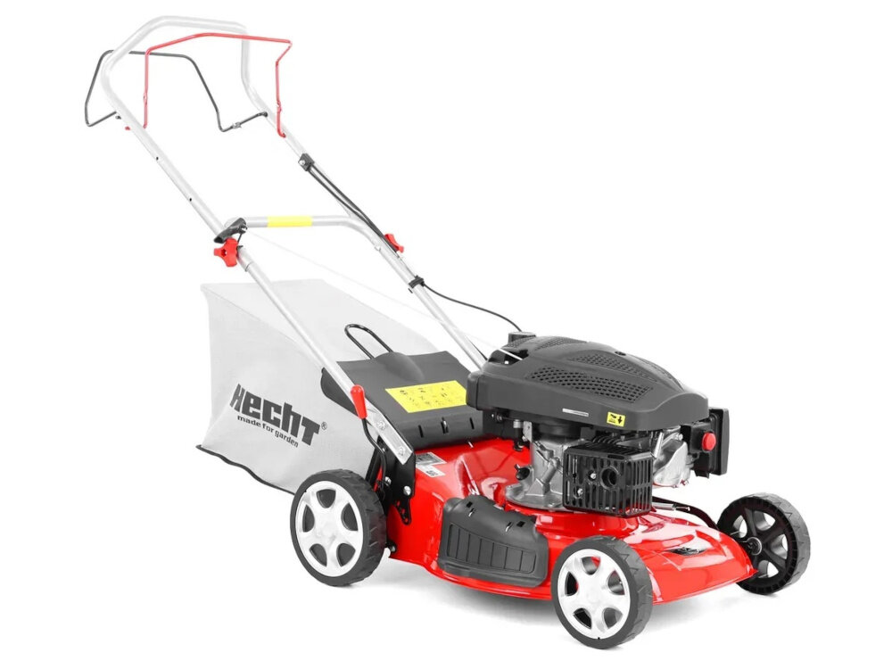 Kosiarka spalinowa HECHT 546SCW kosiarka na białym tle widoczna od przodu pod skosem solidna kosiarka spalinowa mocny czterosuwowy silnik niezależność i duża siła cięcia do trawników o powierzchni 1000 m2 lekka konstrukcja ergonomiczna rączka trwałe materiały