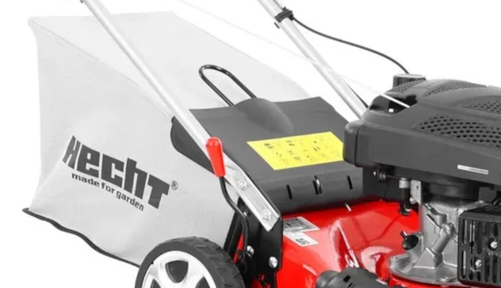 Kosiarka spalinowa HECHT 546SCW zbliżenie na kosz siatkowy kosz o pojemności 60 l aerodynamiczne prowadzenie powietrza duży otwór