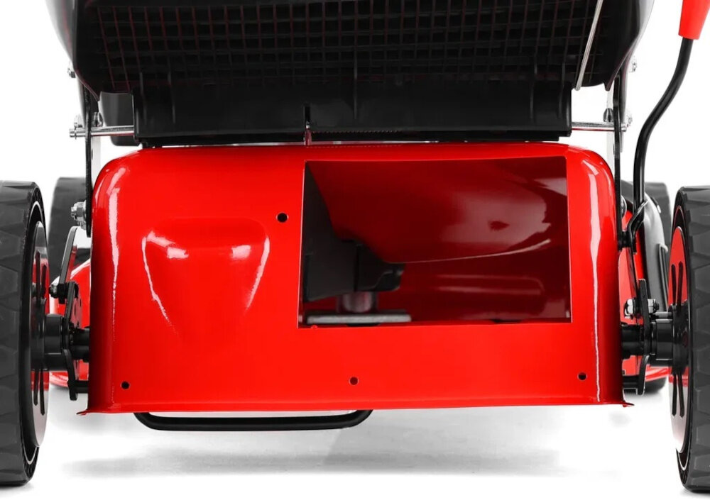 Kosiarka spalinowa HECHT 546SCW kosiarka na białym tle widoczna od tyłu wytrzymała obudowa wykonana z metalu waga 31,5 kg trwałość i odporność na uszkodzenia mechaniczne metalowa konstrukcja oferuje większą stabilność i dłuższą żywotność urządzenia