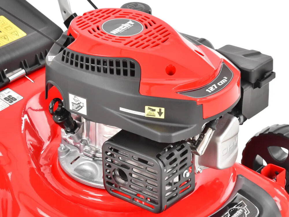 Kosiarka spalinowa HECHT 540 406mm 2kW zbliżenie na silnik silnik marki HECHT technologia czterosuwowa konstrukcja górnozaworowa OHV pojemność 127 cm3 praca z prędkością do 2850 obr/min maksymalny moment obrotowy do 6,8 Nm moc 2 kW zbiornik paliwa o pojemności 0,8 litra
