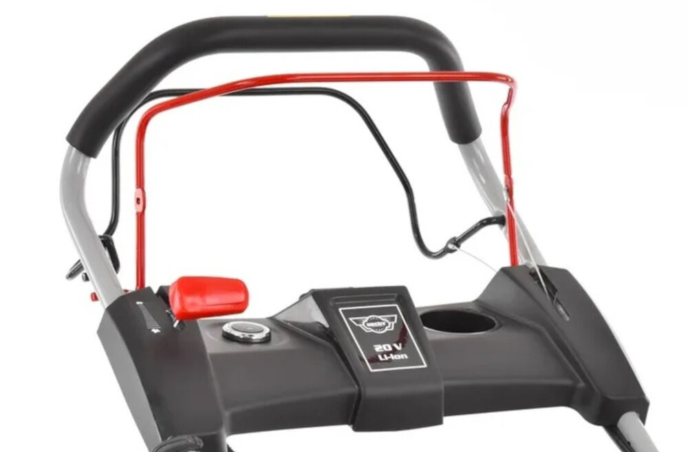 Kosiarka spalinowa HECHT 551SXE zbliżenie na uchwyt komfortowy uchwyt miękkie wykończenie chroni dłonie przed odciskami i otarciami uchwyt można złożyć