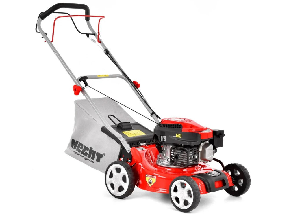 Kosiarka spalinowa HECHT 541SW kosiarka na białym tle widoczna od przodu pod skosem solidna kosiarka spalinowa mocny czterosuwowy silnik niezależność i duża siła cięcia do trawników o powierzchni 750 m2 lekka konstrukcja ergonomiczna rączka trwałe materiały