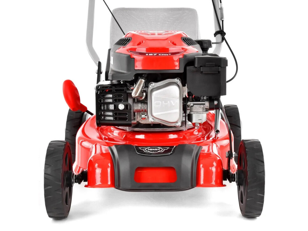 Kosiarka spalinowa HECHT 541SW kosiarka na białym tle widoczna od przodu centralna regulacja wysokości koszenia w zakresie 25–75 mm szybko i precyzyjnie dostosować długość trawy do indywidualnych potrzeb system centralny umożliwia jednoczesne ustawienie wszystkich kół równomierne cięcie