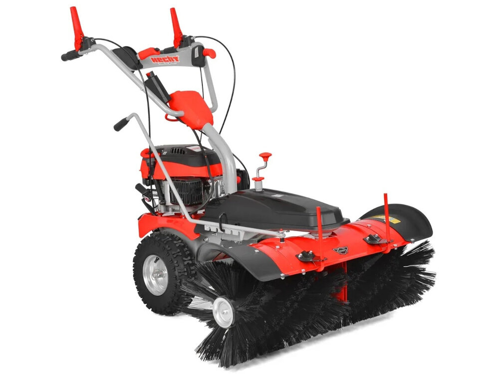 Zamiatarka spalinowa HECHT 8101 zamiatarka na białym tle widoczna od przodu pod skosem do oczyszczania dużych powierzchni utwardzonych możliwości konwersji zamiatarki na odśnieżarkę wszechstronne zastosowanie