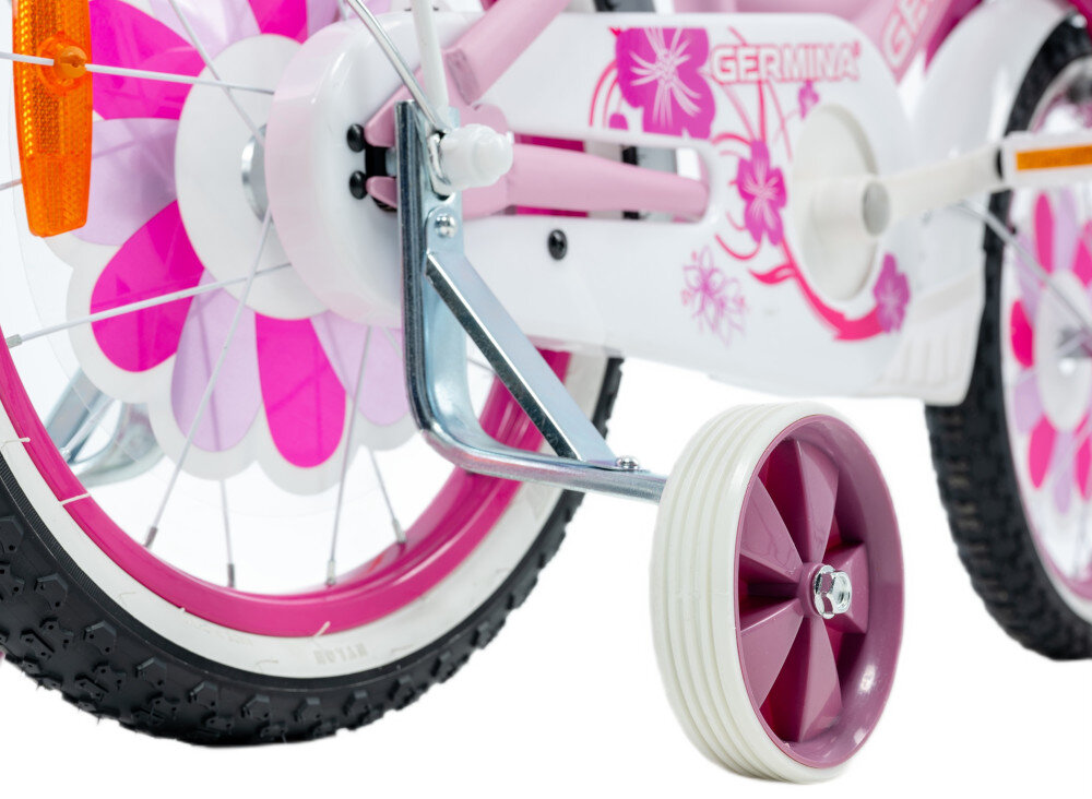 Rower dziecięcy GERMINA BMX 16 cali dla dziewczynki Jasnoróżowy zbliżenie na osłonę łańcucha i kółko boczne boczne kółka asekurują dziecko w początkowej fazie nauki boczne kółka można łatwo usunąć osłona łańcucha grafika w kwiatki zabezpiecza łańcuch przed brudem