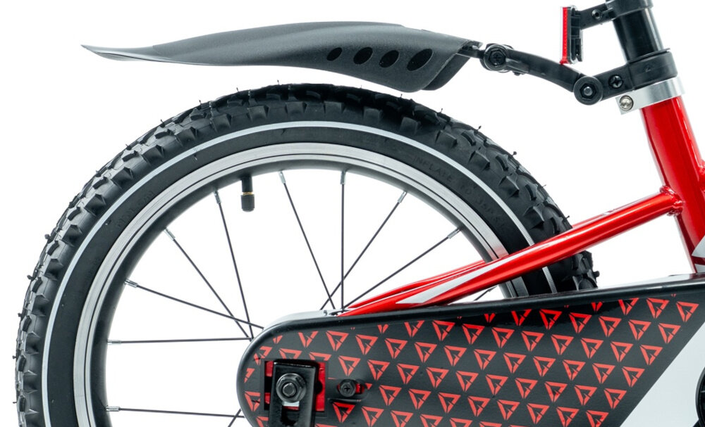 Rower dziecięcy GERMINA BMX 16 cali dla chłopca Czerwony zbliżenie na tylne koło widoczny błotnik koła w rozmiarze 16 cali aluminiowe obręcze dobra przyczepność aluminiowe obręcze zachowanie regularnego kształtu kół stabilne trzymanie opony bezpieczna jazda błotniki elegancki osłaniają odzież wygląd regularne sprawdzanie ciśnienia powietrza wartość na bocznej części opony