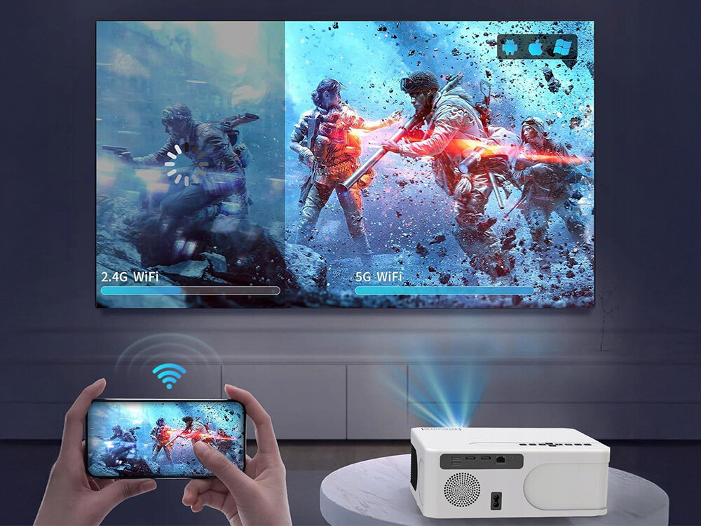 Projektor Zenwire E601H WiFi 5GHz praca bezprzewodowa Miracast AirPlay, projektor stojący na stoliku, ręce trzymające smartfona