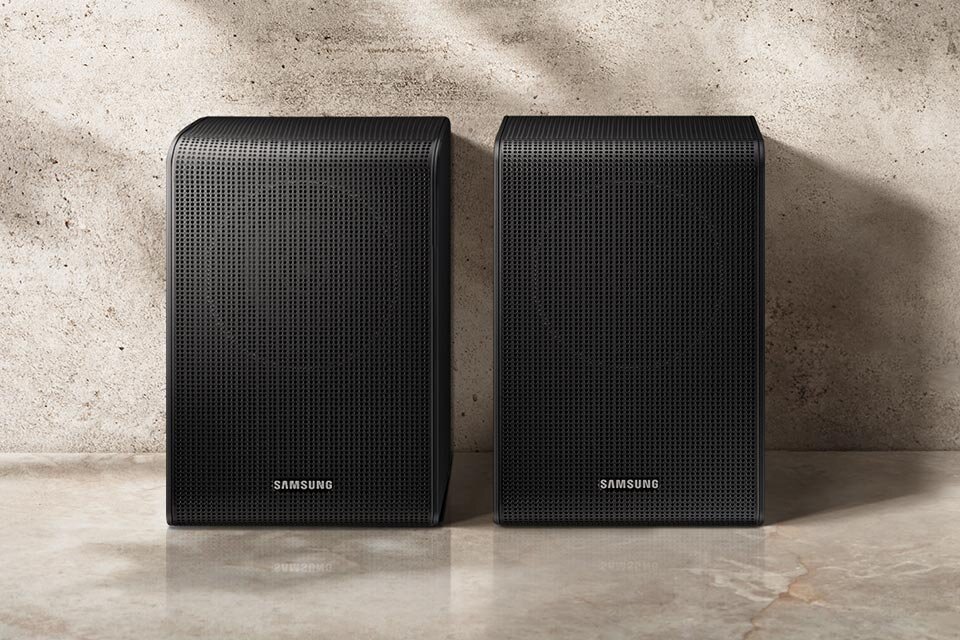 Dołącz do soundbara bezprzewodowe tylne głośniki i poczuj się jak w kinie