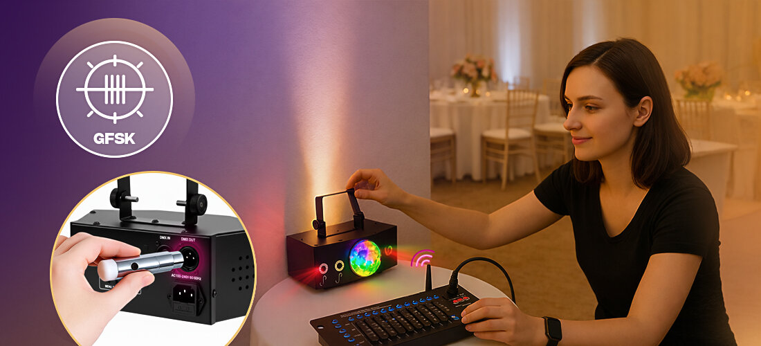 Transmiter bezprzewodowy DMX MUSICMATE MM-DX50 SkyLink zasięg 400 m DMX 512 sterowanie oświetleniem scena, osoba siedząca przy kontrolerze