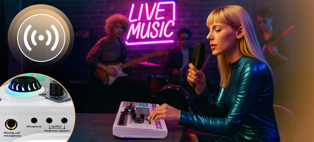 Zestaw do streamingu i karaoke MUSICMATE MM-SD250 VibeCast – efekty LIVE, pogłos, modulacja głosu, filtry dźwięku, osoba siedząca przy mikserze leżącym na stole i trzymająca mikrofon w ręku