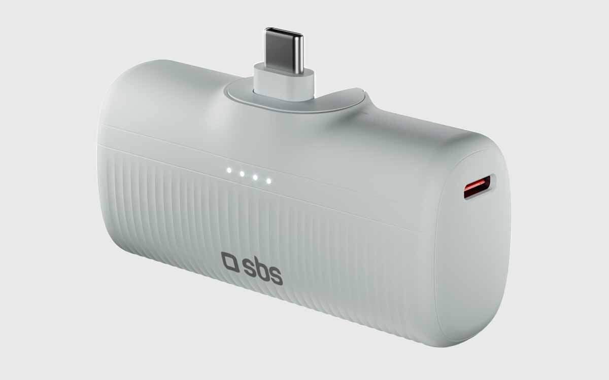 Powerbank SBS EcoPower 100 x 40 x 30 mm EcoPower 5000 mAh kieszeni, plecaku lub torebce (100 g) - powerbank od przodu na jasnym tle