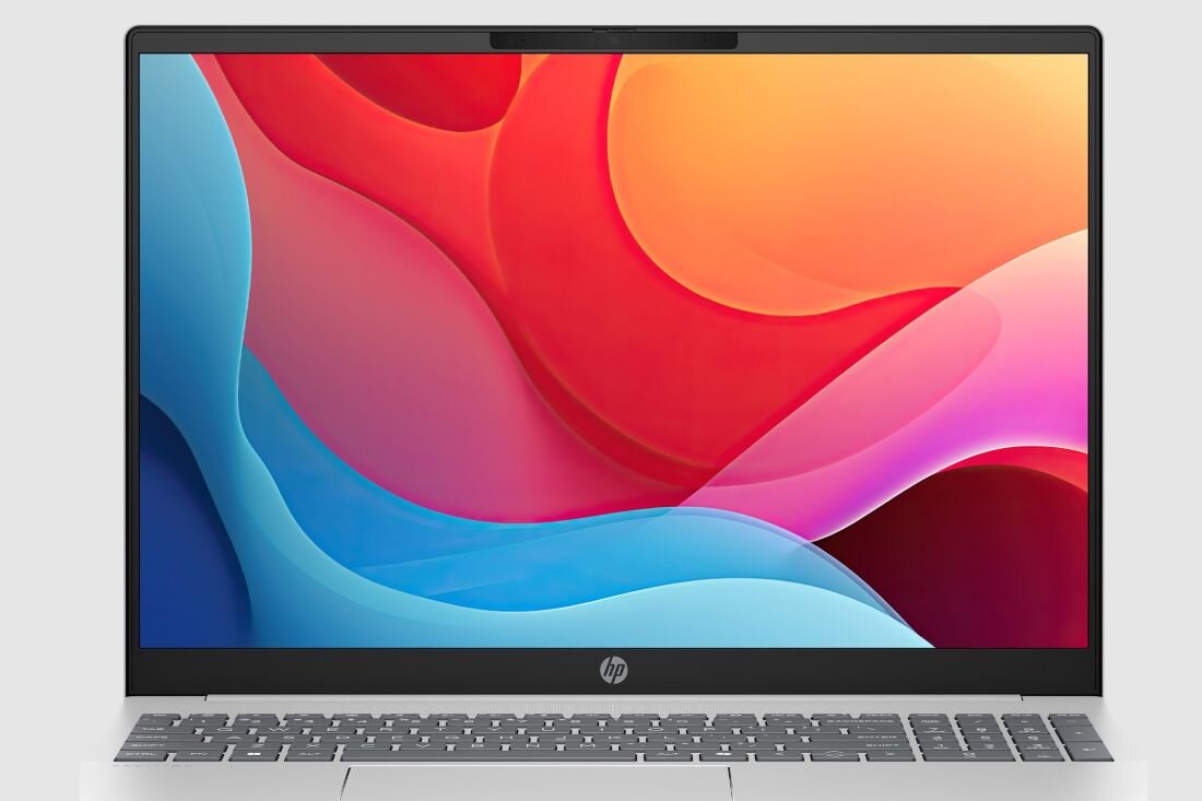 Laptop HP Pavilion 16 w srebrnej obudowie z ekranem prezentującym abstrakcyjną tapetę w kolorach niebieskim, czerwonym, różowym i pomarańczowym z płynącymi kształtami, podkreślający jakość wyświetlacza . - 16-calowy ekran