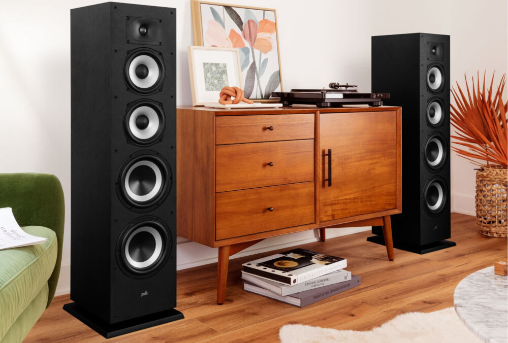 POLK AUDIO Monitor XT70 kolumna podłogowa głośniki średnio-niskotonowe radiatory basowe, szafka stojąca pomiędzy kolumnami przednimi w pomieszczeniu