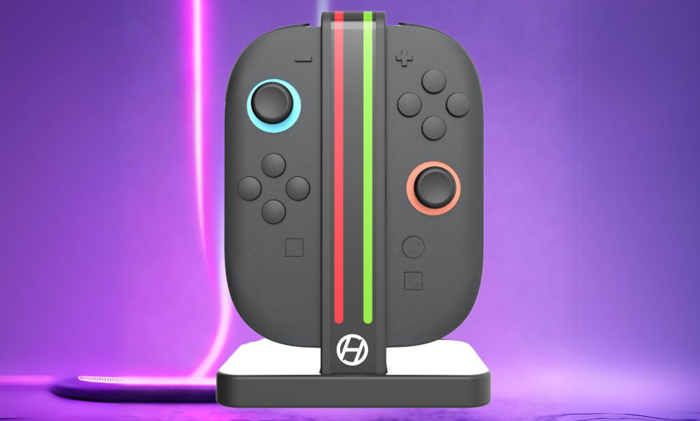 Stacja ładująca na Joy-Con HYPERKIN ARMOR3 M07718 do Nintendo Switch 2 Czarny prezentacja stacji z włożonymi kontrolerami fioletowe tło z ledami