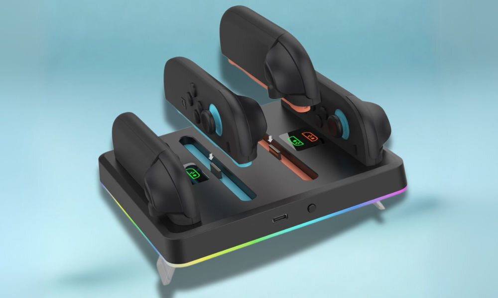 Stacja dokująca DOBE TNS-3160 do Nintendo Switch 2 prezentacja doku z włożonymi kontrolerami i podczas wkładania niebieskie tło