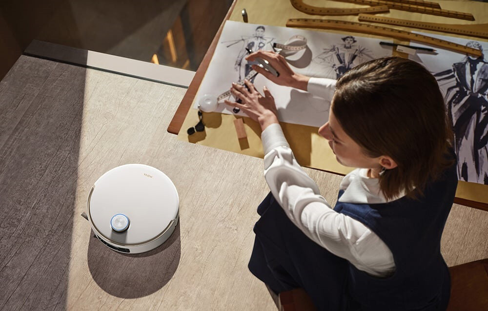 Robot sprzątający MOVA V50 Ultra Complete Biały Mopowanie, które działa DuoSolution™ środek czyszczący mopowanie termiczne w 50°C technologia FlexiPress™