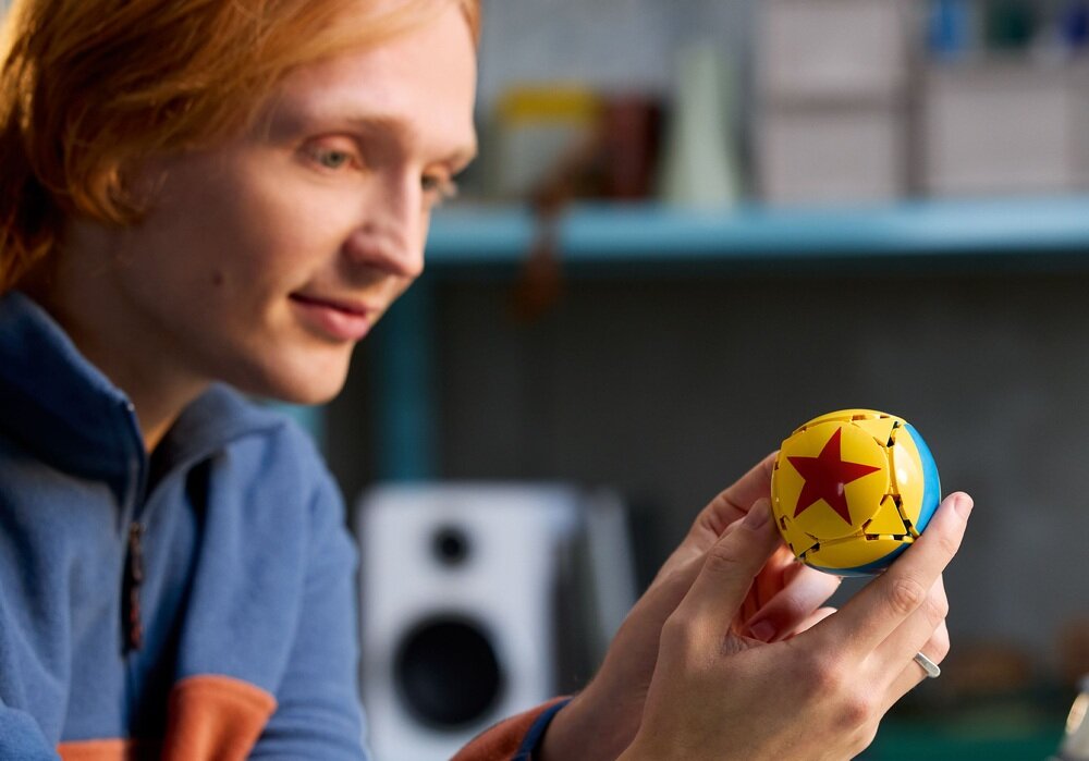 LEGO 21357 IDEAS Disney Pixar Luxo Jr. Piłeczka Disney Pixar z niespodziankami