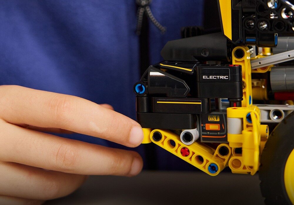 LEGO 42209 Technic Ładowarka kołowa Volvo L120 Electric przegubowy układ kierowniczy zabawa