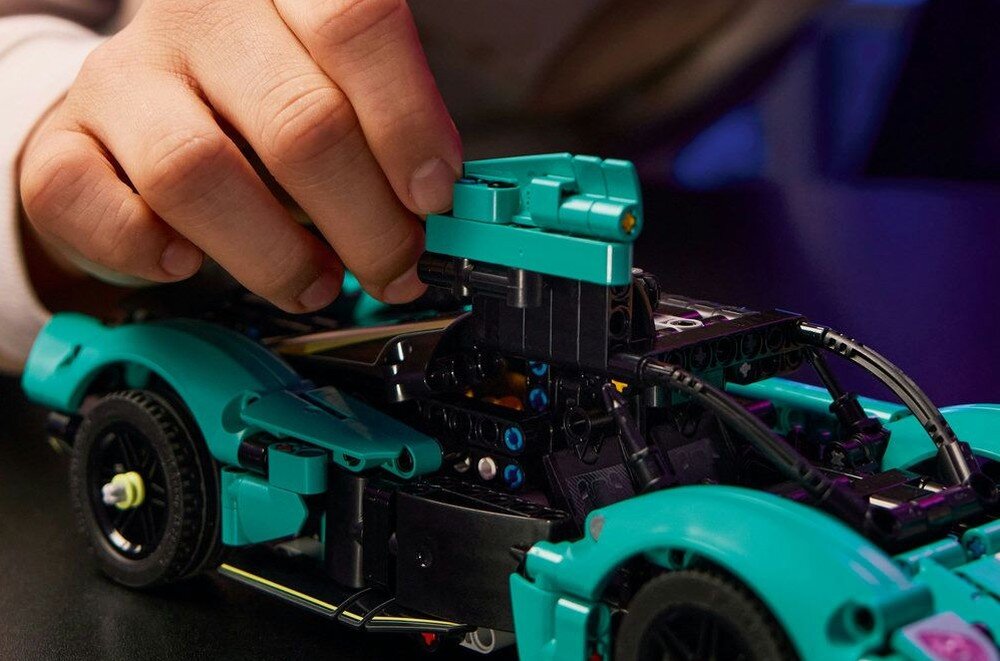 LEGO 42208 Technic Aston Martin Valkyrie kolekcja kolor